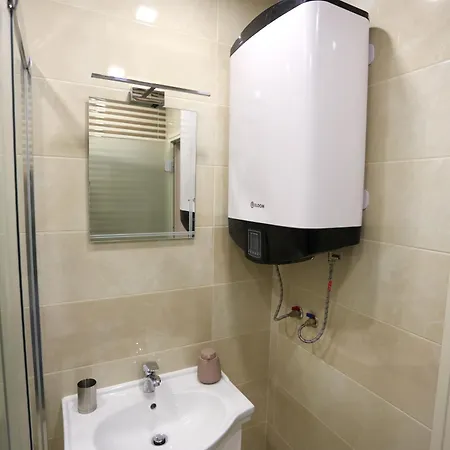 за гости 2 тракия плаза