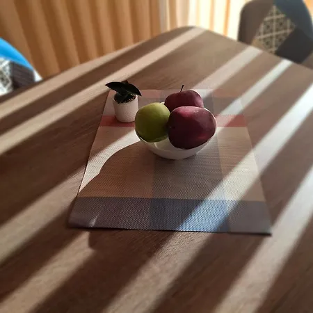 за гости 2 тракия плаза * Шумен