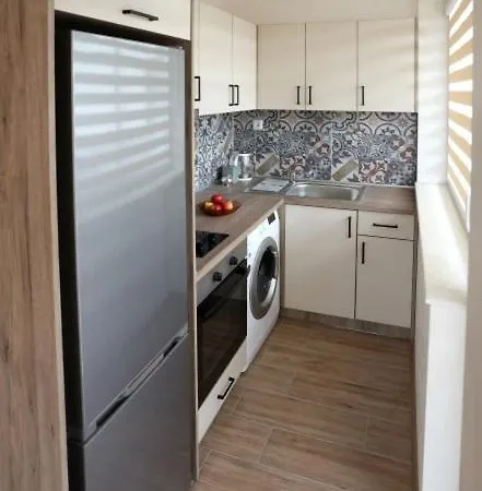 за гости 2 тракия плаза Apartamento Shumen