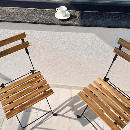 за гости 2 тракия плаза Apartamento Shumen