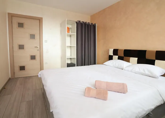 за гости 2 тракия плаза שומן