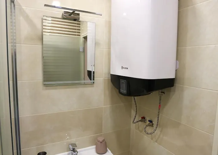 за гости 2 тракия плаза